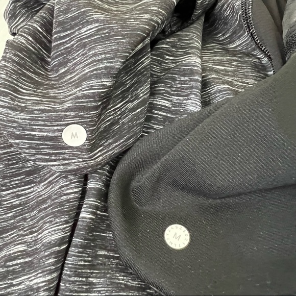 Lululemon Bundle of 2 T.H.E Short 9" Lined Luxtreme, M - Picture 12 of 15